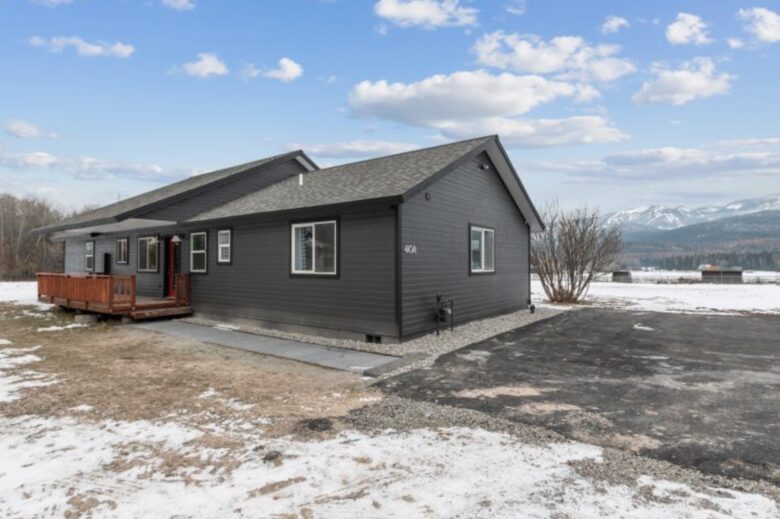 Whitefish 4-Acre Getaway | Hot Tub | Big Mountain Views - Whitefish, Montana