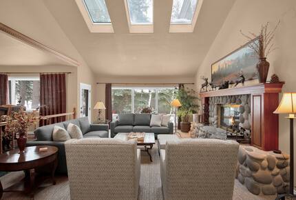 Spacious Sunriver Stunner - Sunriver, Oregon