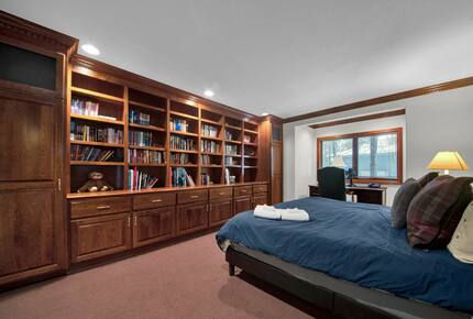 Spacious Sunriver Stunner - Sunriver, Oregon