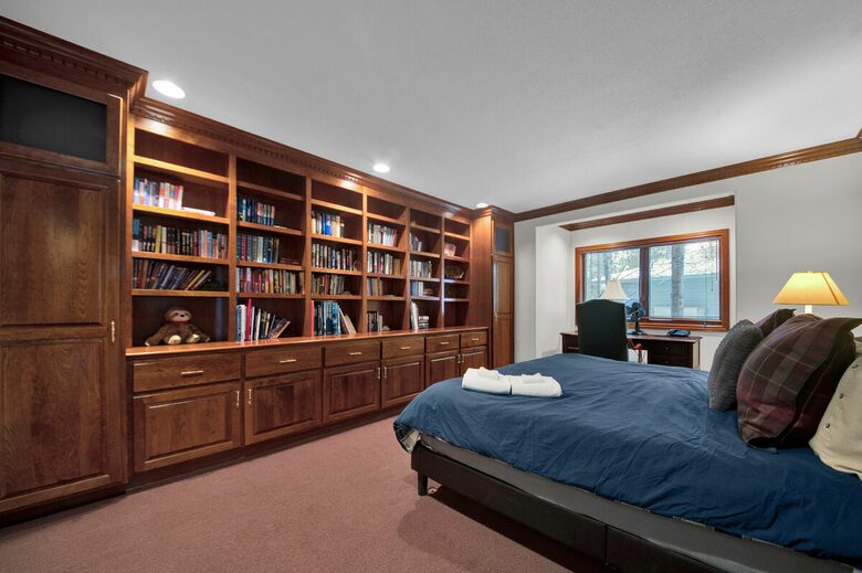 Spacious Sunriver Stunner - Sunriver, Oregon