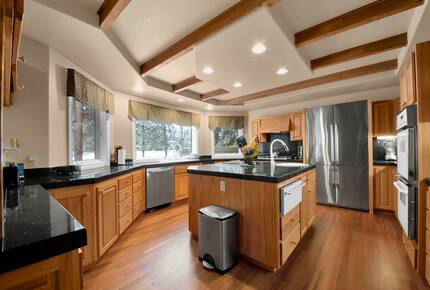 Spacious Sunriver Stunner - Sunriver, Oregon