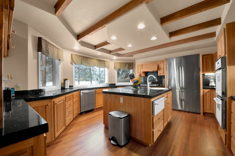 Spacious Sunriver Stunner - Sunriver, Oregon