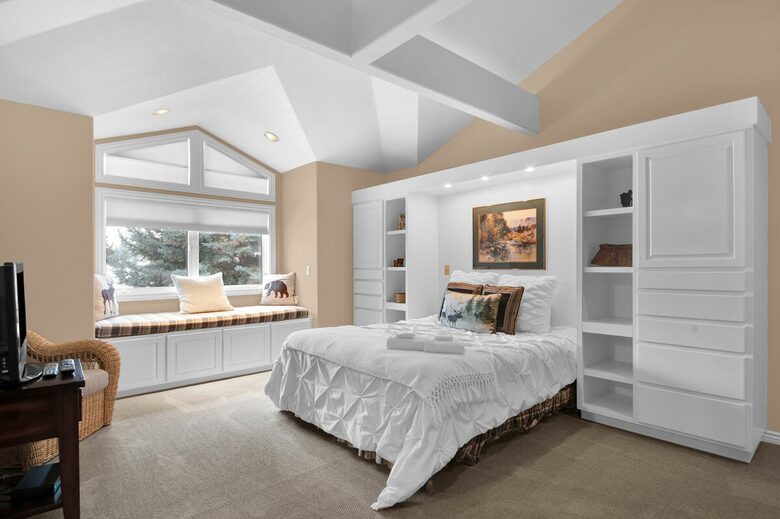 Spacious Sunriver Stunner - Sunriver, Oregon