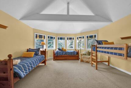 Spacious Sunriver Stunner - Sunriver, Oregon