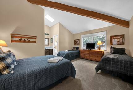 Spacious Sunriver Stunner - Sunriver, Oregon