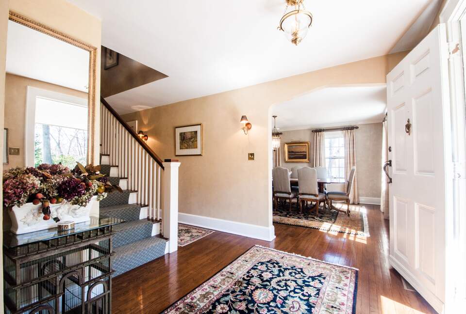 Charming New Canaan Cottage | Walking distance to town | About an hour from New York City by train - New Canaan, Connecticut