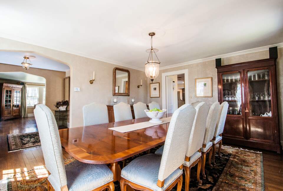 Charming New Canaan Cottage | Walking distance to town | About an hour from New York City by train - New Canaan, Connecticut