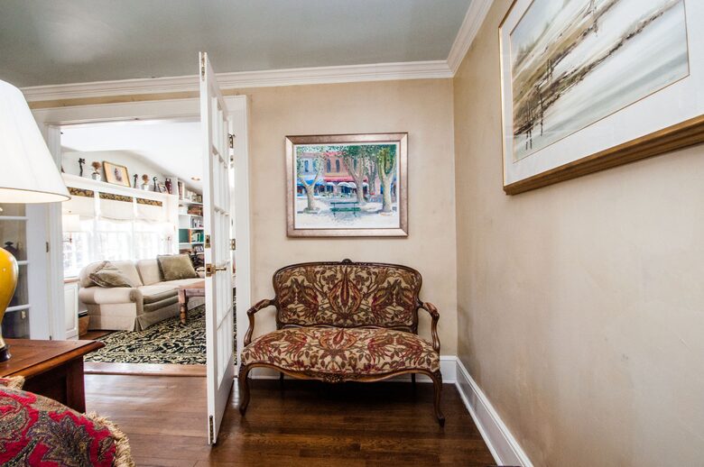 Charming New Canaan Cottage | Walking distance to town | About an hour from New York City by train - New Canaan, Connecticut