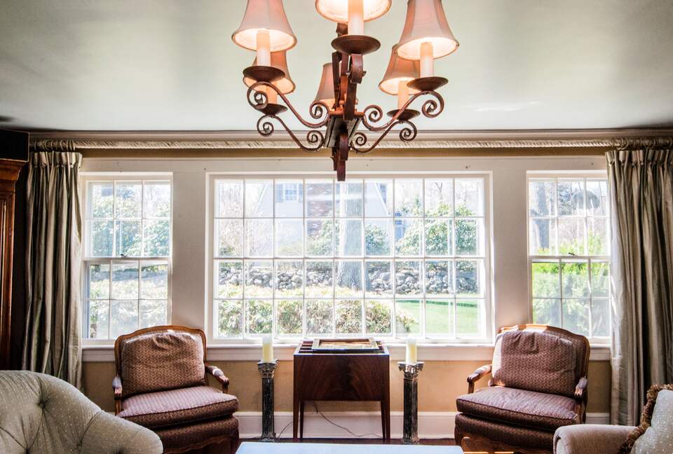 Charming New Canaan Cottage | Walking distance to town | About an hour from New York City by train - New Canaan, Connecticut