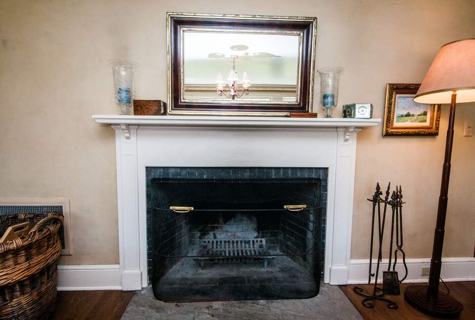 Charming New Canaan Cottage | Walking distance to town | About an hour from New York City by train - New Canaan, Connecticut