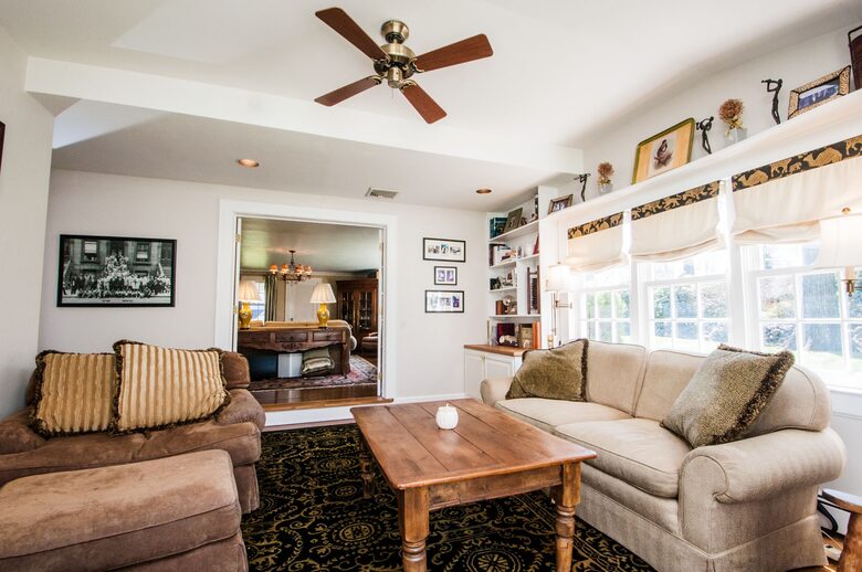 Charming New Canaan Cottage | Walking distance to town | About an hour from New York City by train - New Canaan, Connecticut