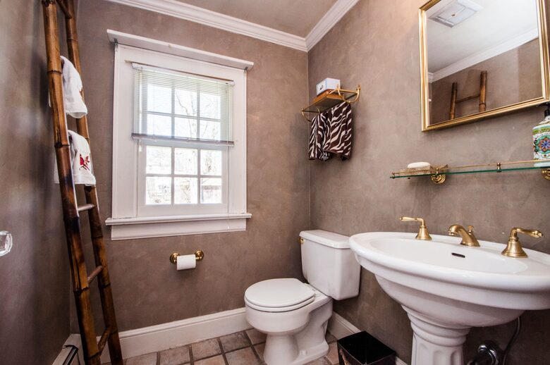 Charming New Canaan Cottage | Walking distance to town | About an hour from New York City by train - New Canaan, Connecticut