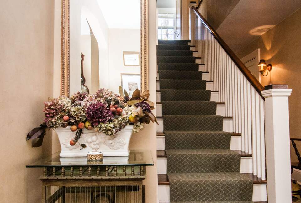 Charming New Canaan Cottage | Walking distance to town | About an hour from New York City by train - New Canaan, Connecticut