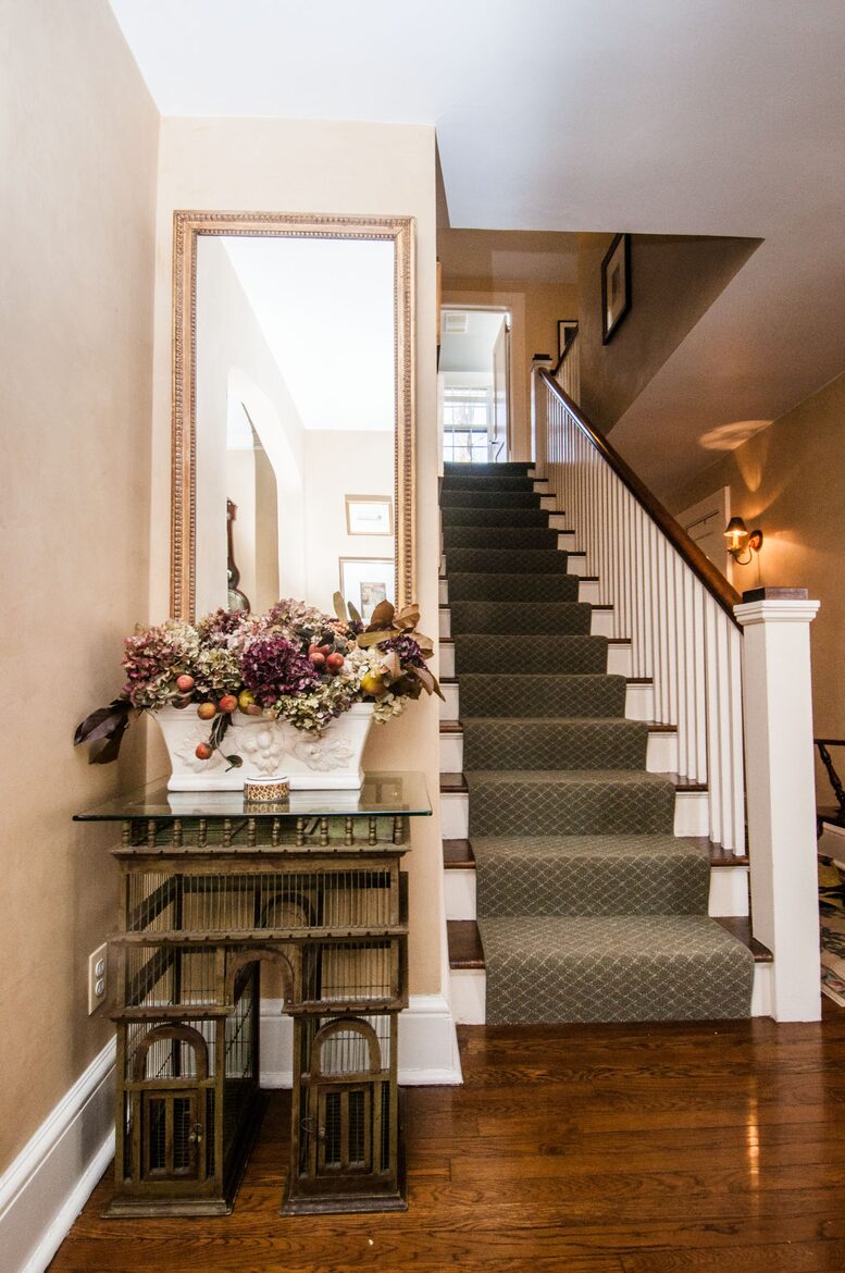 Charming New Canaan Cottage | Walking distance to town | About an hour from New York City by train - New Canaan, Connecticut