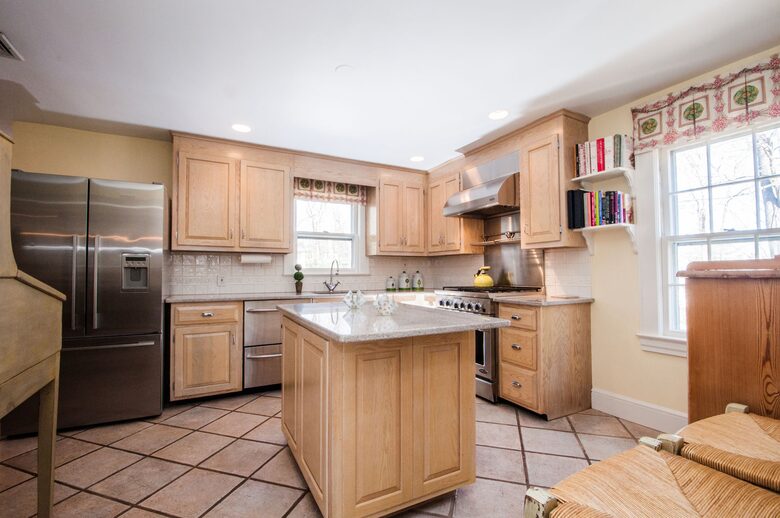 Charming New Canaan Cottage | Walking distance to town | About an hour from New York City by train - New Canaan, Connecticut