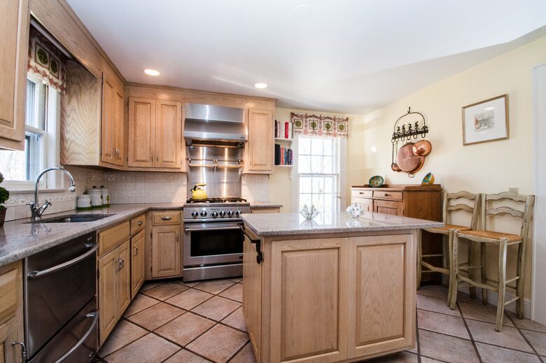 Charming New Canaan Cottage | Walking distance to town | About an hour from New York City by train - New Canaan, Connecticut