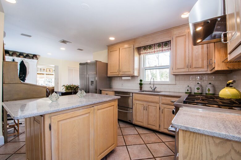 Charming New Canaan Cottage | Walking distance to town | About an hour from New York City by train - New Canaan, Connecticut