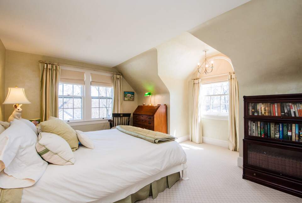 Charming New Canaan Cottage | Walking distance to town | About an hour from New York City by train - New Canaan, Connecticut