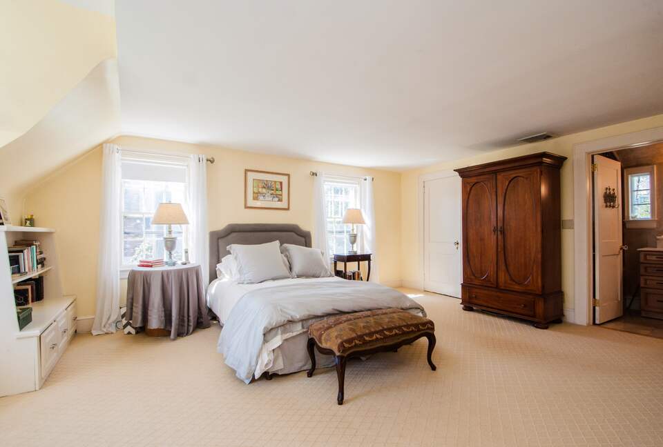 Charming New Canaan Cottage | Walking distance to town | About an hour from New York City by train - New Canaan, Connecticut