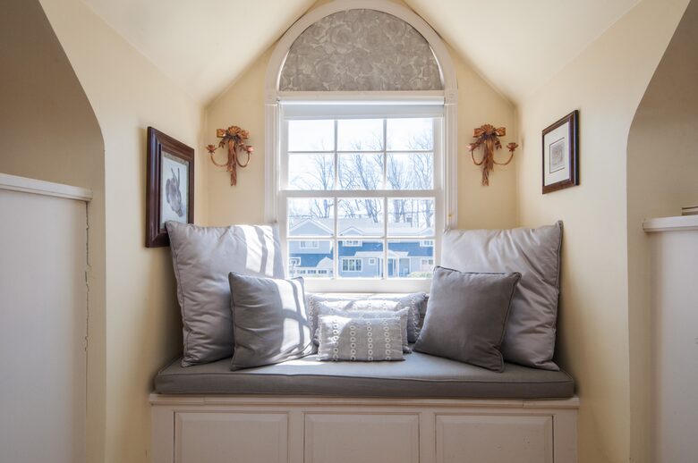 Charming New Canaan Cottage | Walking distance to town | About an hour from New York City by train - New Canaan, Connecticut