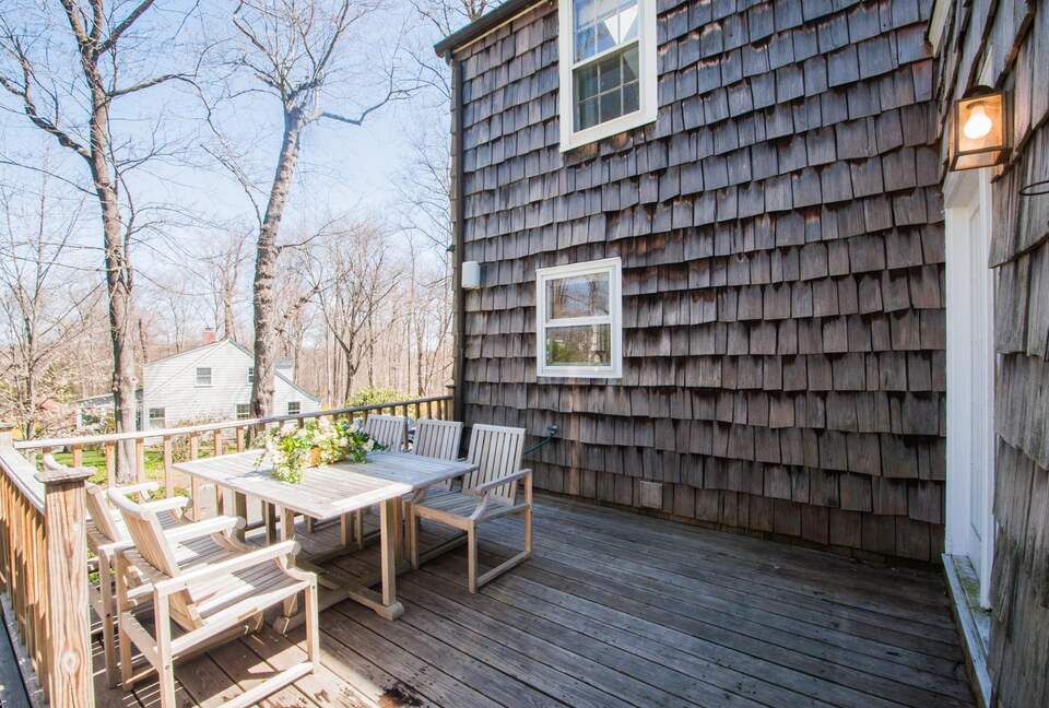 Charming New Canaan Cottage | Walking distance to town | About an hour from New York City by train - New Canaan, Connecticut