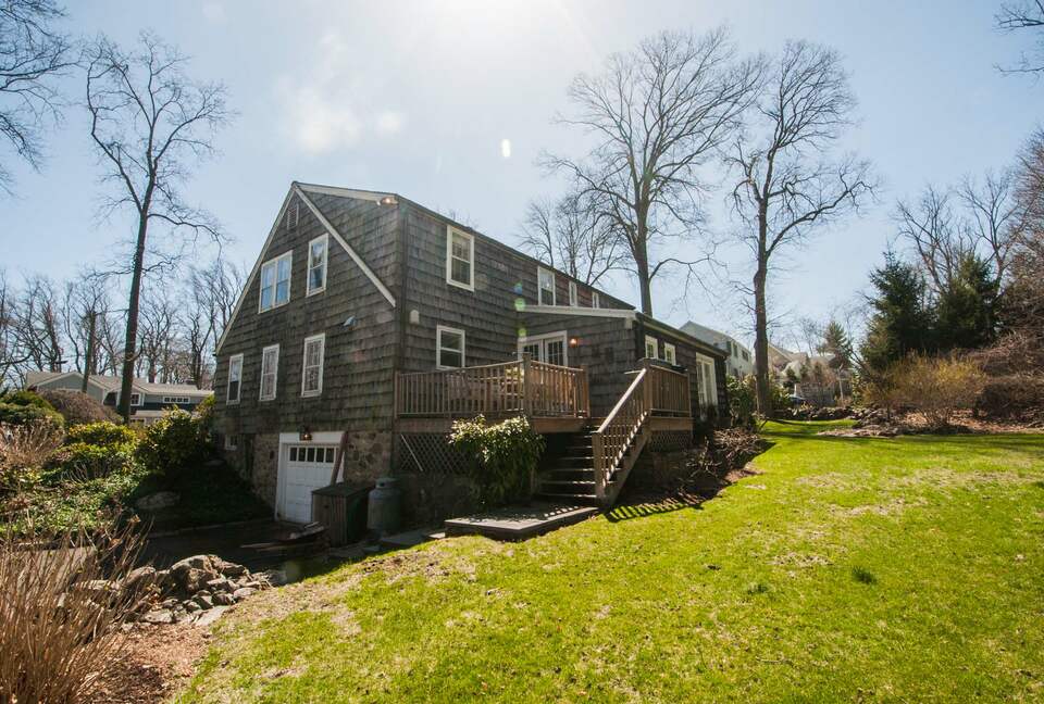 Charming New Canaan Cottage | Walking distance to town | About an hour from New York City by train - New Canaan, Connecticut
