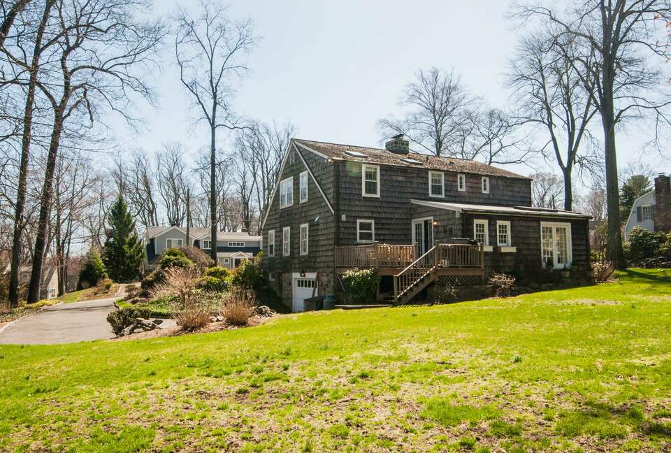 Charming New Canaan Cottage | Walking distance to town | About an hour from New York City by train - New Canaan, Connecticut