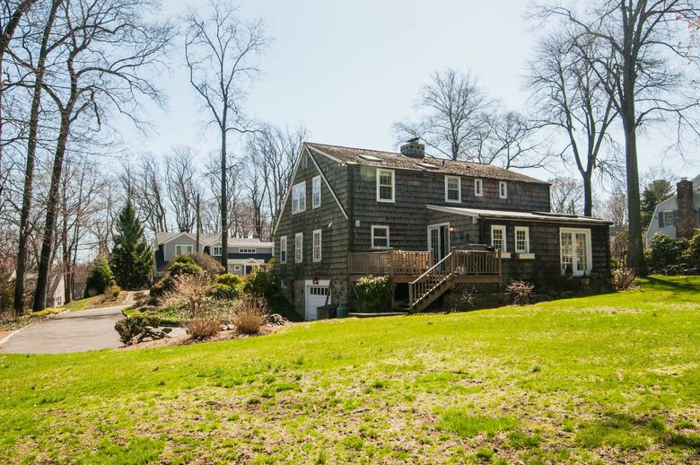 Charming New Canaan Cottage | Walking distance to town | About an hour from New York City by train - New Canaan, Connecticut