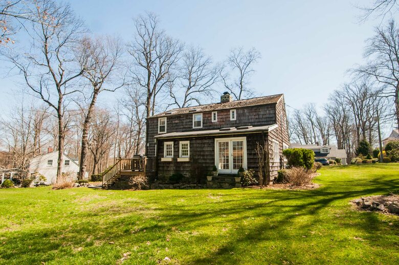 Charming New Canaan Cottage | Walking distance to town | About an hour from New York City by train - New Canaan, Connecticut