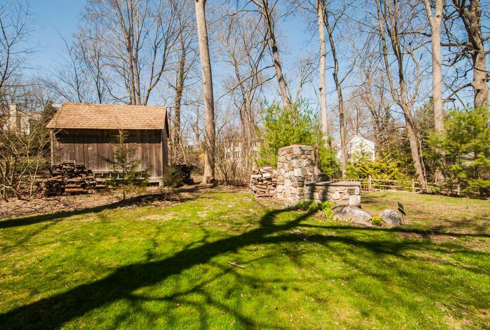 Charming New Canaan Cottage | Walking distance to town | About an hour from New York City by train - New Canaan, Connecticut