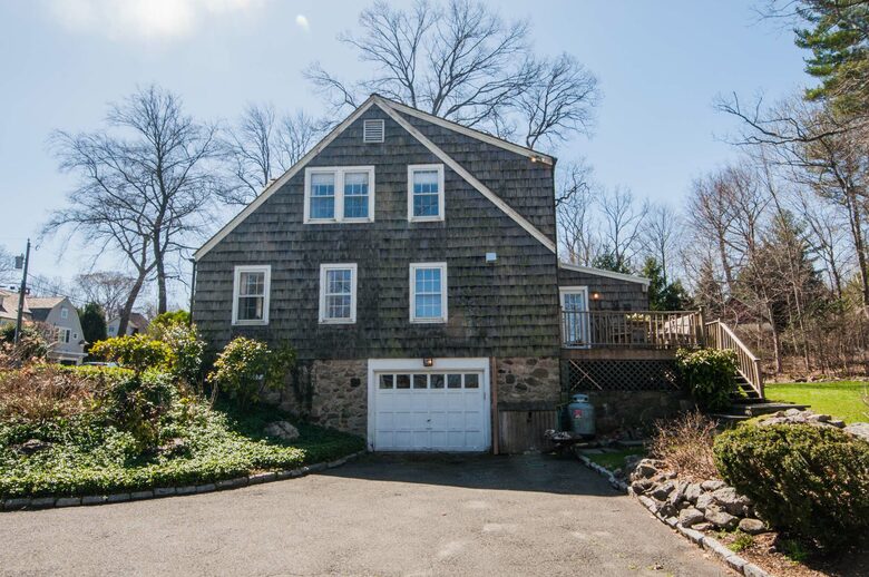 Charming New Canaan Cottage | Walking distance to town | About an hour from New York City by train - New Canaan, Connecticut