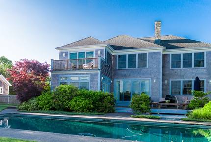 Martha's Vineyard Custom Retreat - West Tisbury, Massachusetts