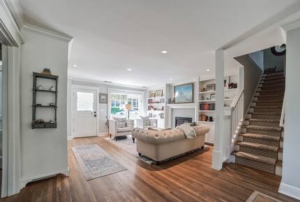 Cozy Contemporary Bungalow - Larkspur, California