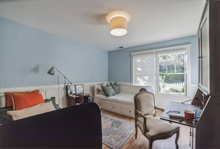 Cozy Contemporary Bungalow - Larkspur, California