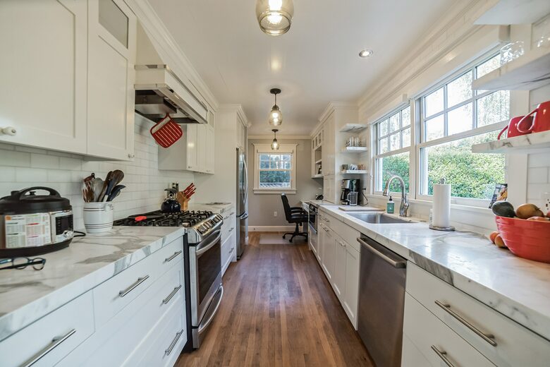 Cozy Contemporary Bungalow - Larkspur, California