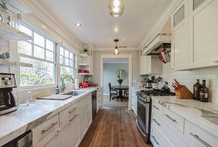 Cozy Contemporary Bungalow - Larkspur, California