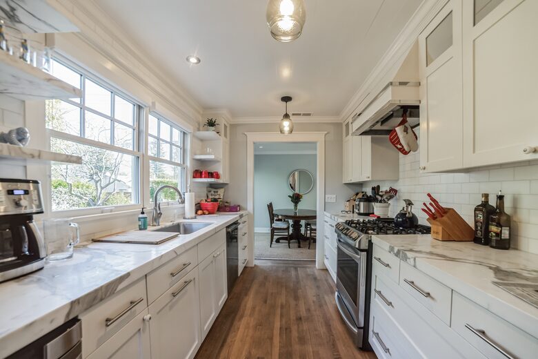 Cozy Contemporary Bungalow - Larkspur, California