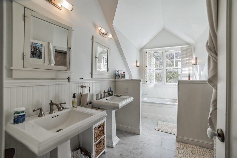 Cozy Contemporary Bungalow - Larkspur, California