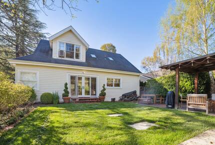 Cozy Contemporary Bungalow - Larkspur, California