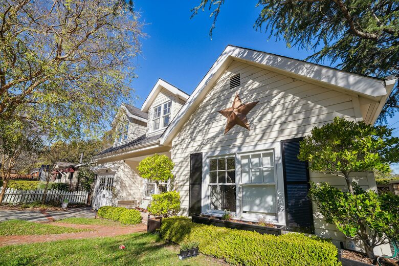 Cozy Contemporary Bungalow - Larkspur, California
