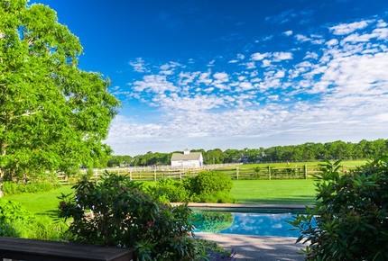 Martha's Vineyard Custom Retreat - West Tisbury, Massachusetts