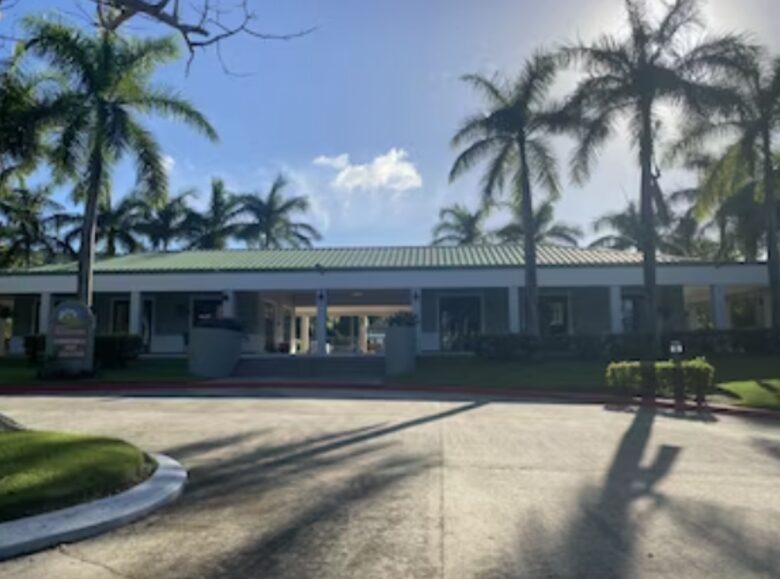 Cozy Family Home with Luquillo Beach View - Luquillo, Puerto Rico