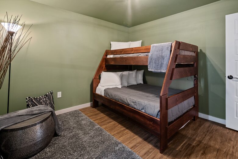 Beautifully Updated Downtown Home with a Sauna - Flagstaff, Arizona