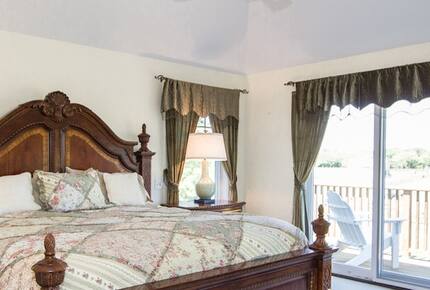 Martha's Vineyard Custom Retreat - West Tisbury, Massachusetts