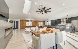 The Regal Estate with a Pool - Las Vegas, Nevada