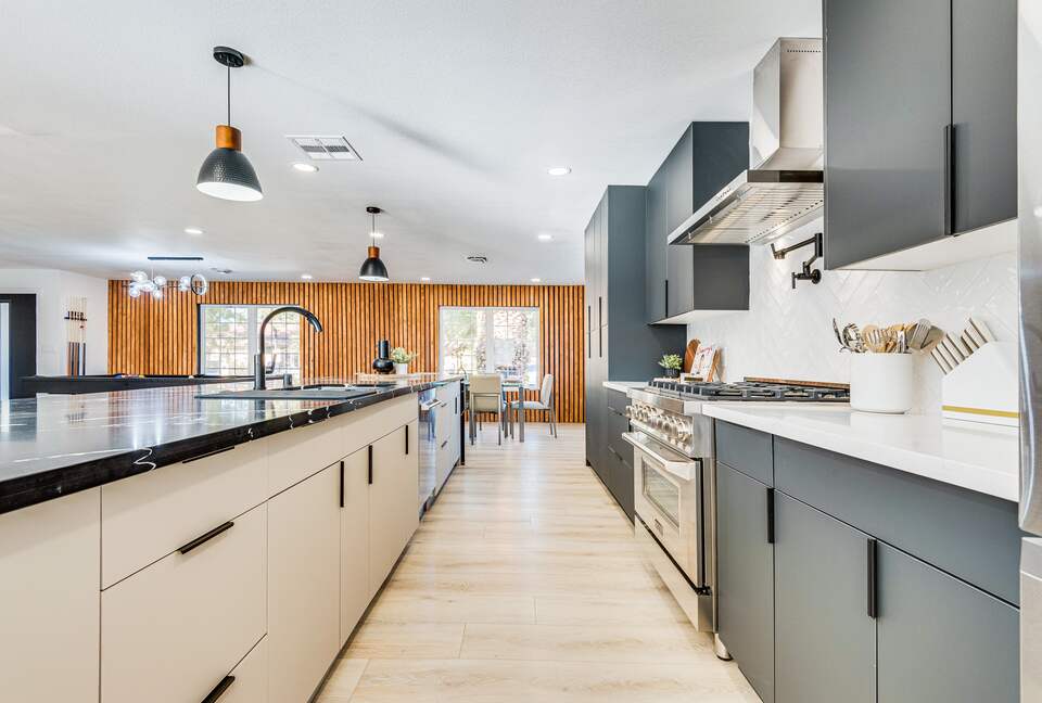 The Regal Estate with a Pool - Las Vegas, Nevada