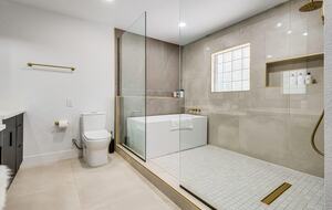 The Regal Estate with a Pool - Las Vegas, Nevada