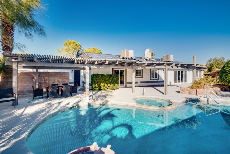 The Regal Estate with a Pool - Las Vegas, Nevada