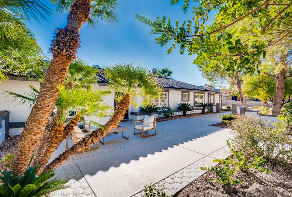 The Regal Estate with a Pool - Las Vegas, Nevada