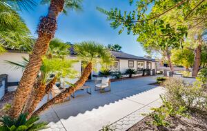 The Regal Estate with a Pool - Las Vegas, Nevada